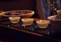 邀請(qǐng)客人來(lái)店里喝茶的句子？