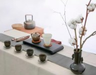 白茶清歡無(wú)別事 我在等風(fēng)也等你全詩(shī)是什么？